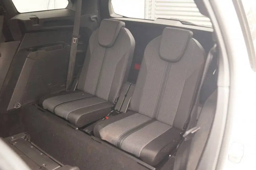 Peugeot 5008 1.2 PureTech Allure Pack Business 7-persoo uit 2022, foto 9