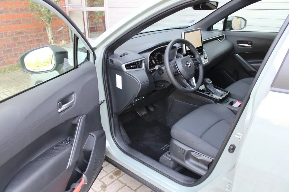 Toyota Corolla Cross Hybrid 140 Dynamic Trekhaak uit 2026, foto 7