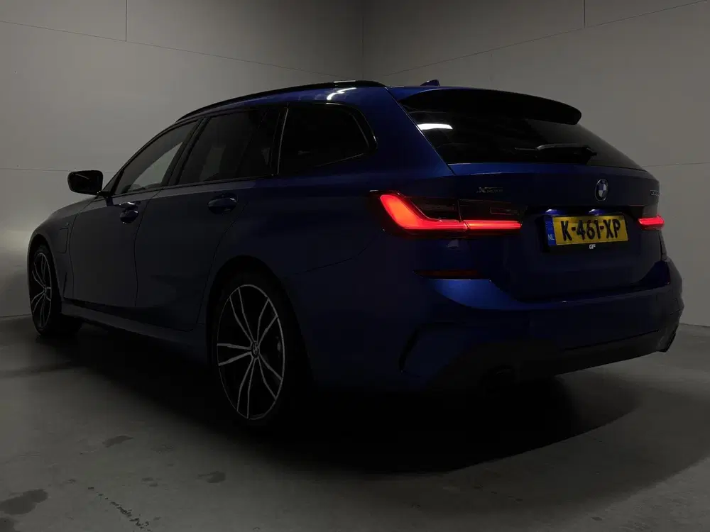 BMW 3-serie 330e xDrive M-Sport Pano Laser Kuipstoel uit 2021, foto 15