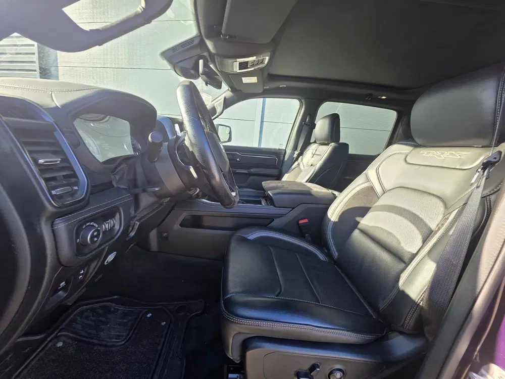 Dodge RAM CLONE NIGHT EDITION 4X4 CREW CAB 5.7 LTR uit 2022, foto 13