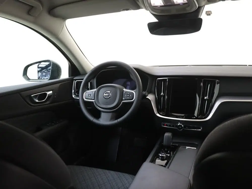 Volvo V60 B4 Essential Edition uit 2025, foto 10