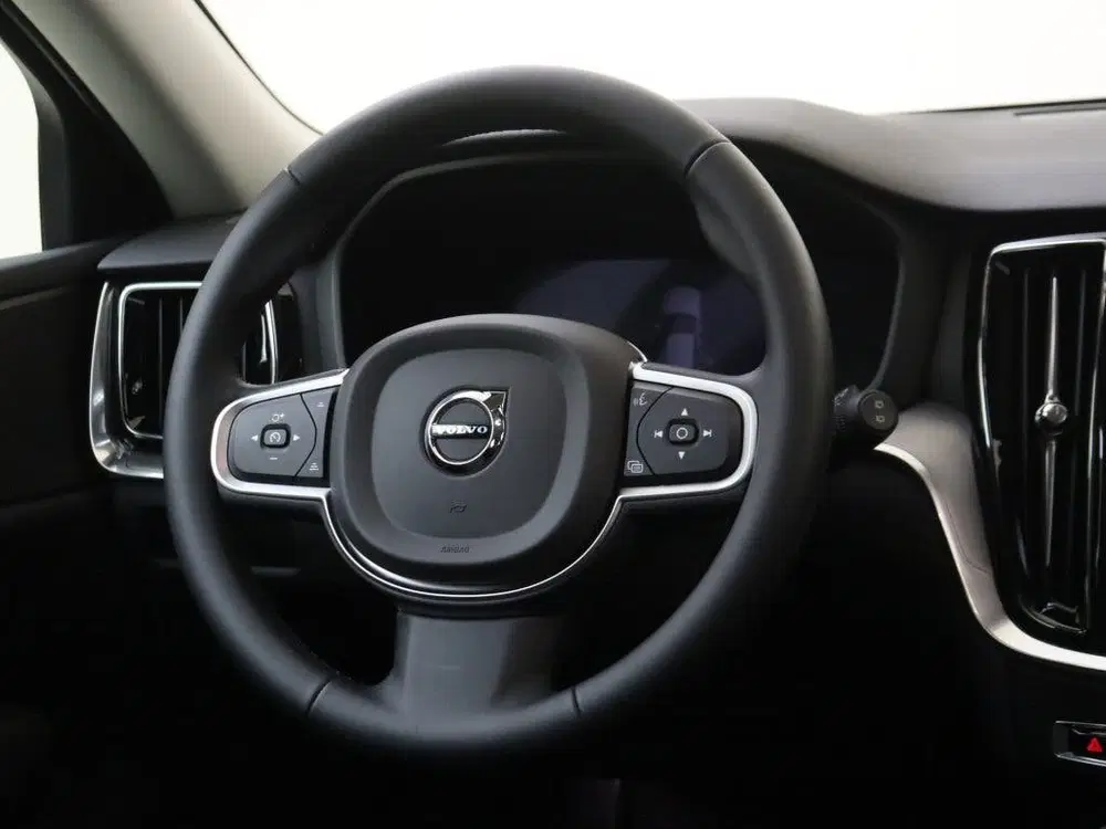 Volvo V60 B4 Essential Edition uit 2025, foto 11