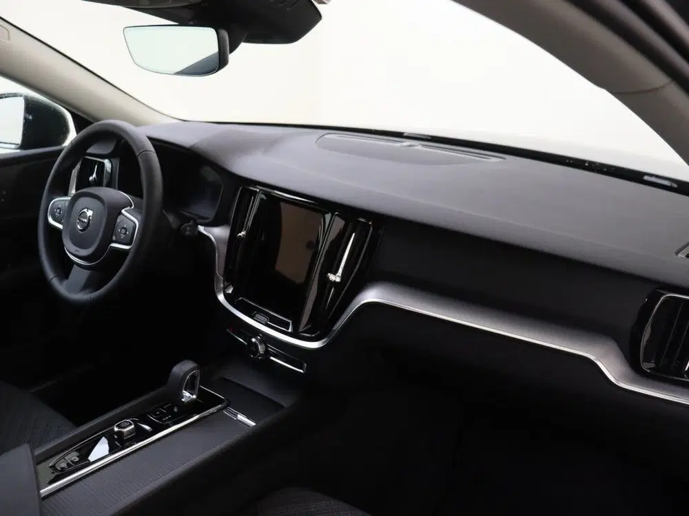 Volvo V60 B4 Essential Edition uit 2025, foto 12