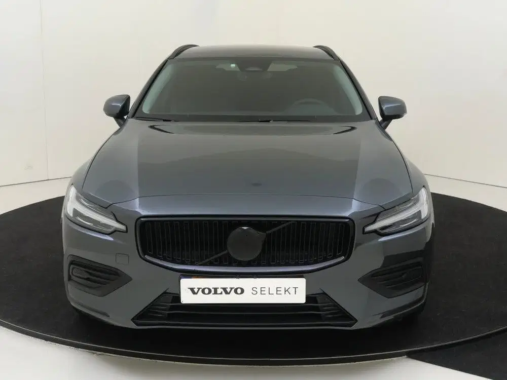 Volvo V60 B4 Essential Edition uit 2025, foto 3
