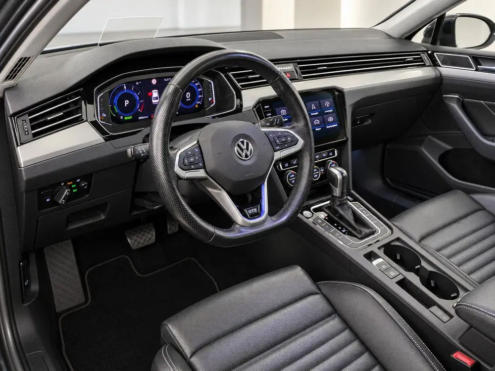 Volkswagen Passat 1.4 TSI GTE PANORAMADAK LEER BEKLEIDING Vi uit 2020, foto 6