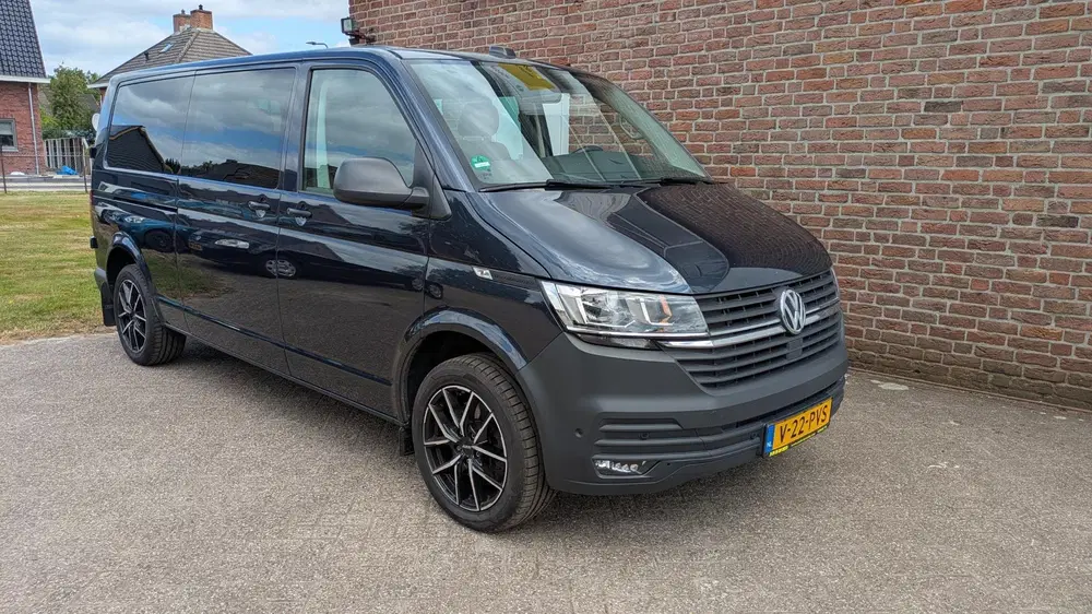 Volkswagen Transporter 2.0 TDI L2H1 DC uit 2022, foto 2