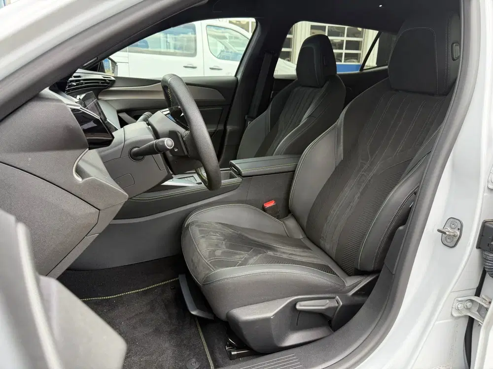Peugeot 408 1.2 PureTech GT 130 EAT8 uit 2023, foto 14