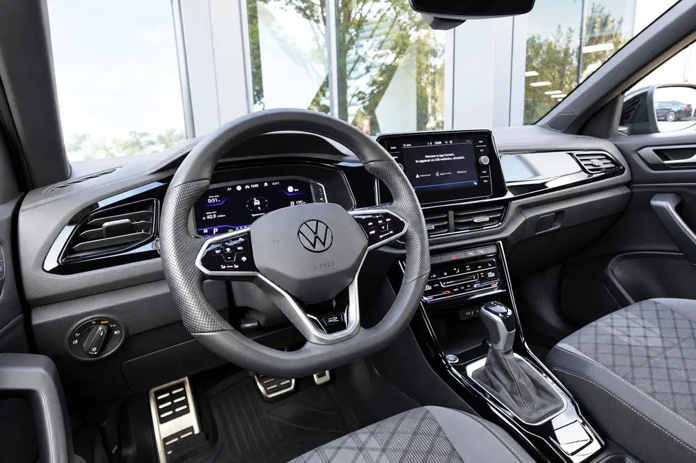 Volkswagen T-Roc 1.5 TSI R-Line PANO IQ.LIGHT ACC VOL uit 2022, foto 4