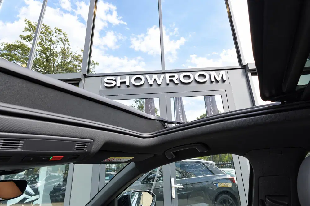 Volkswagen T-Roc 1.5 TSI R-Line PANO IQ.LIGHT ACC VOL uit 2022, foto 7