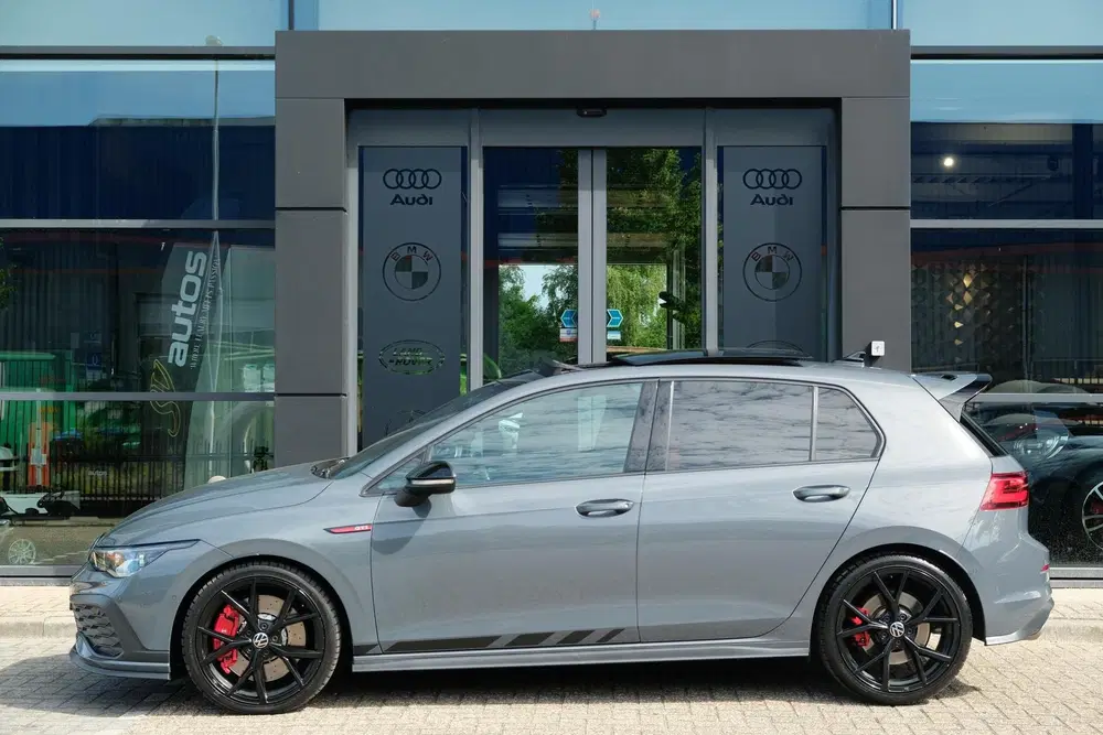 Volkswagen Golf 8 GTI Clubsport 2.0 TSI 300pk Panoramadak uit 2022, foto 5