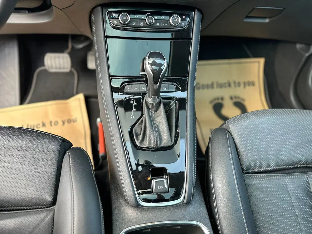 Opel Grandland 1.2 Turbo Business Executive uit 2019, foto 10