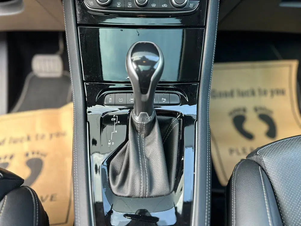 Opel Grandland 1.2 Turbo Business Executive uit 2019, foto 9