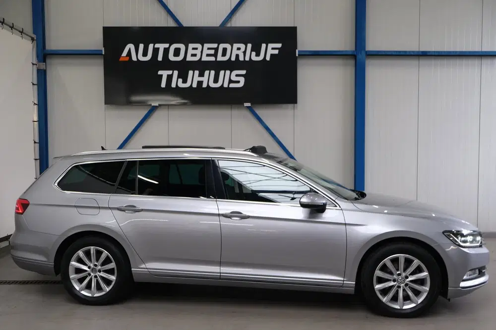 Volkswagen Passat 1.5 TSI Comfortline Business Autom uit 2019, foto 2