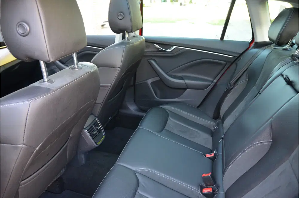 Skoda Kamiq 1.0 TSI Business Edition Pano uit 2019, foto 13