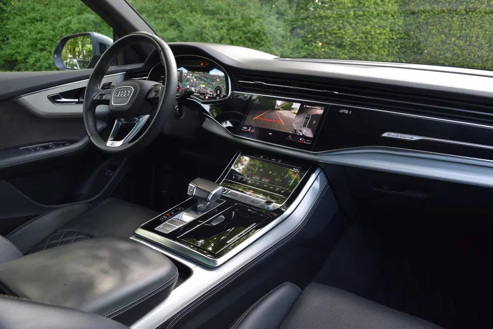 Audi Q8 55 TFSI e quattro S-line uit 2021, foto 14