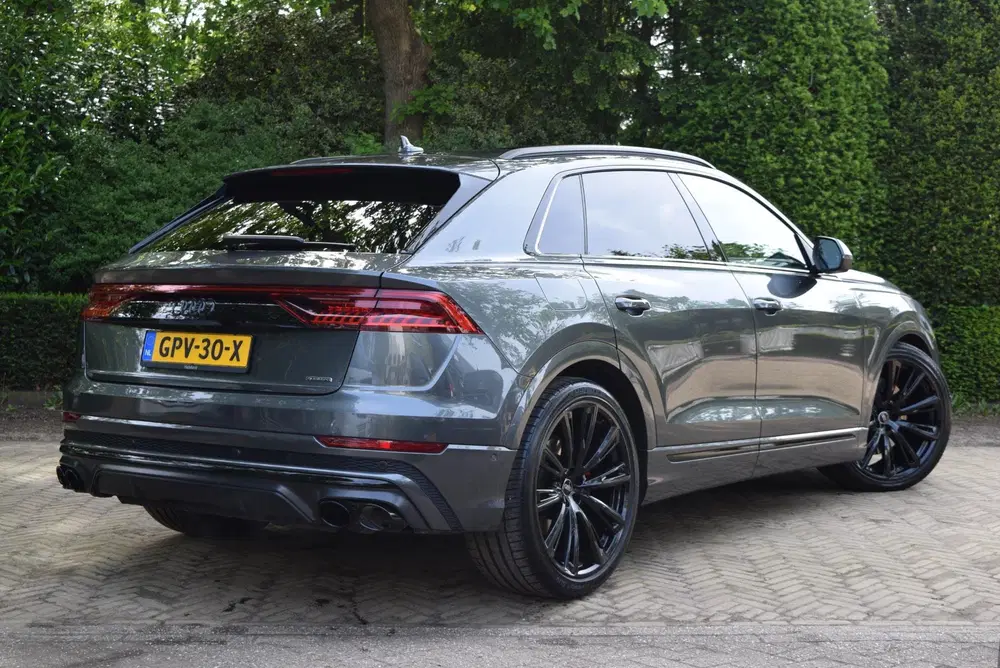 Audi Q8 55 TFSI e quattro S-line uit 2021, foto 2