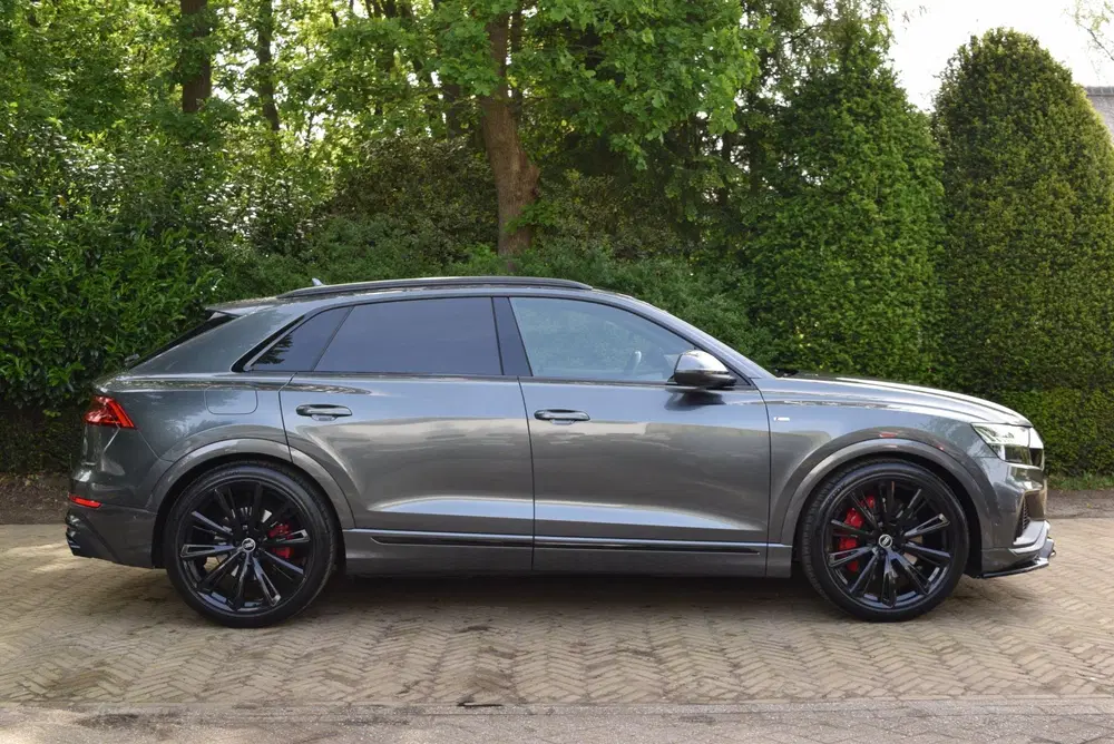 Audi Q8 55 TFSI e quattro S-line uit 2021, foto 7