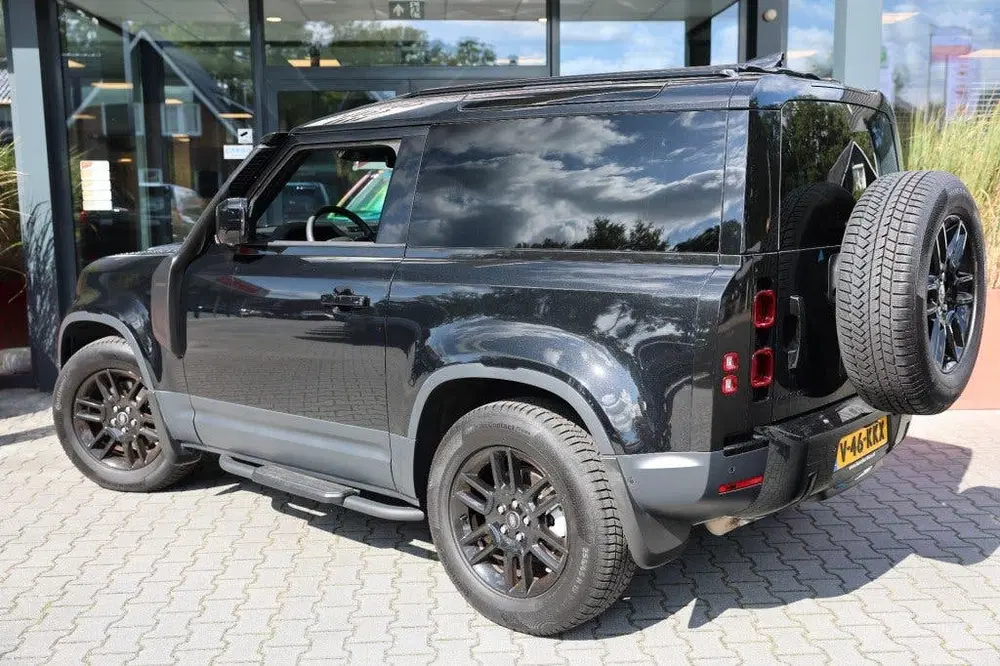 Land Rover Defender 3.0 D 250 MH EV 90 A uit 2024, foto 11
