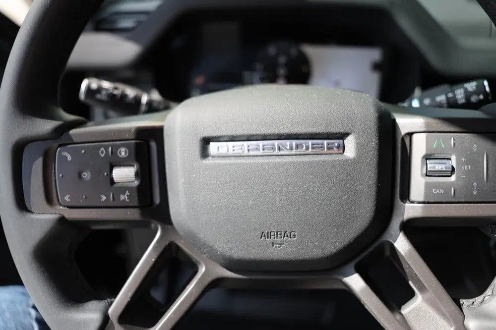 Land Rover Defender 3.0 D 250 MH EV 90 A uit 2024, foto 7