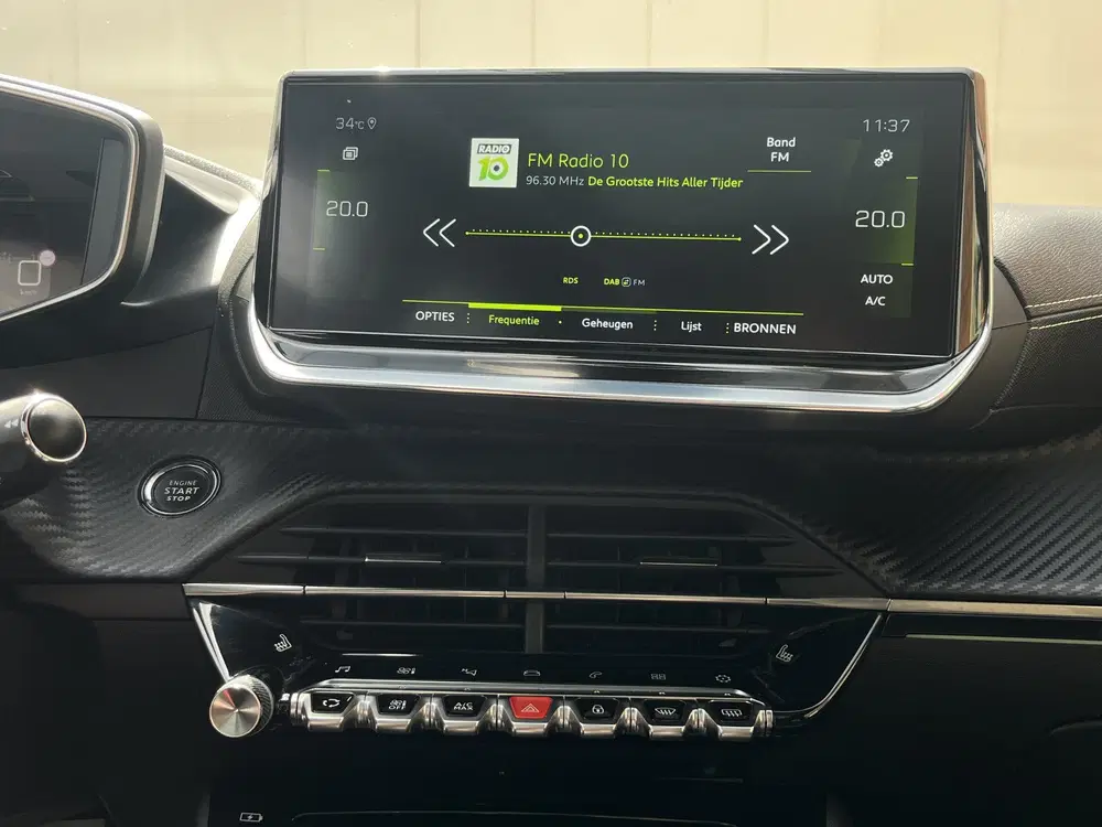 Peugeot 208 PureTech 100 GT uit 2021, foto 11