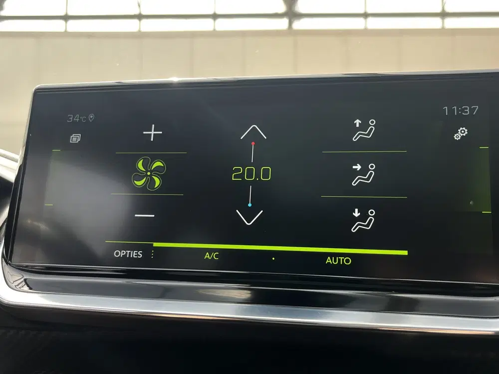 Peugeot 208 PureTech 100 GT uit 2021, foto 14