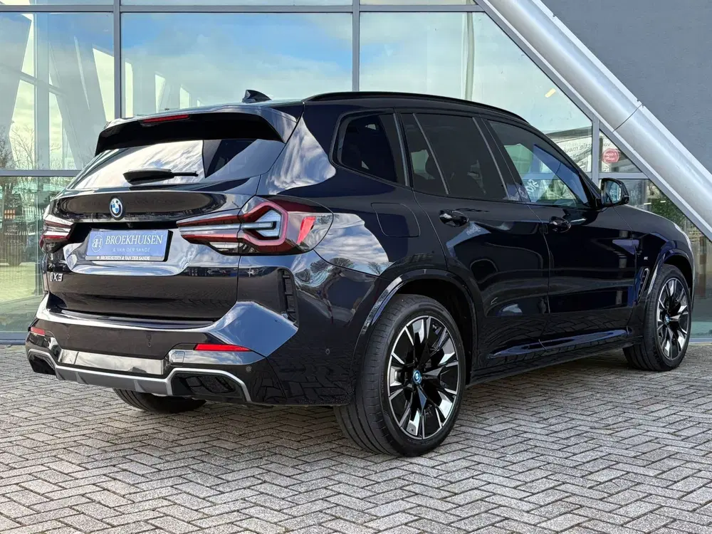 BMW iX3 High Executive Edition M-Sport 80 kWh Shad uit 2024, foto 2