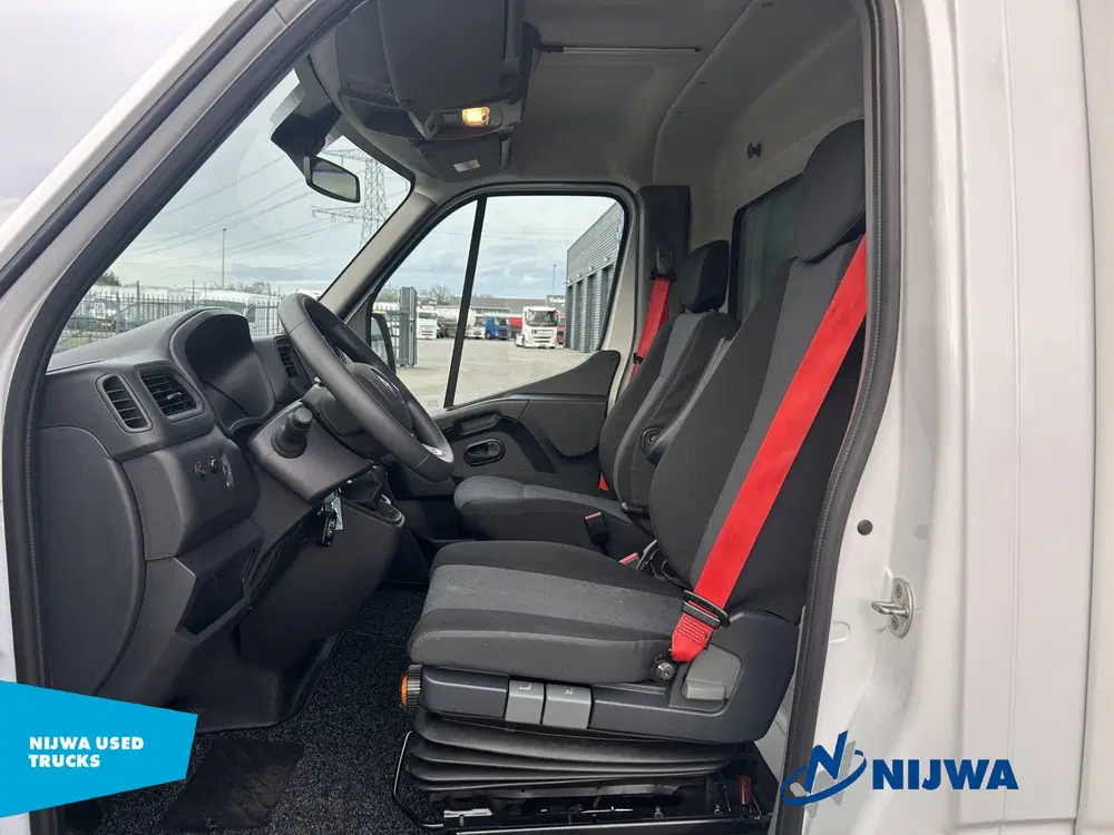Renault Master Luchtgeveerde stoel + Navigatie uit 2024, foto 10