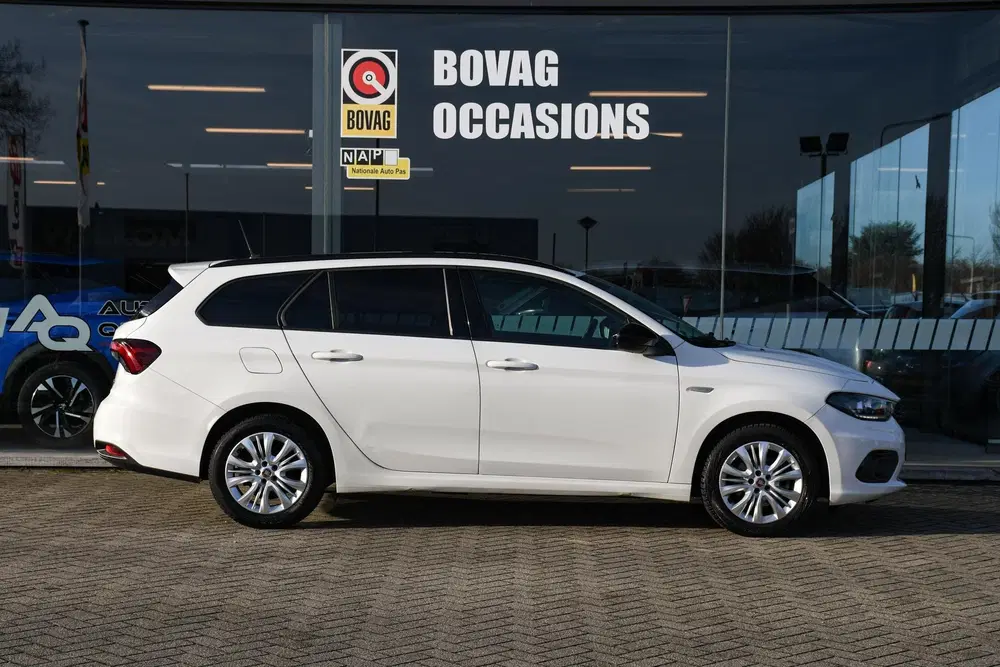 Fiat Tipo 1.4 T-Jet 16v Business Lusso APPLE CA uit 2019, foto 6