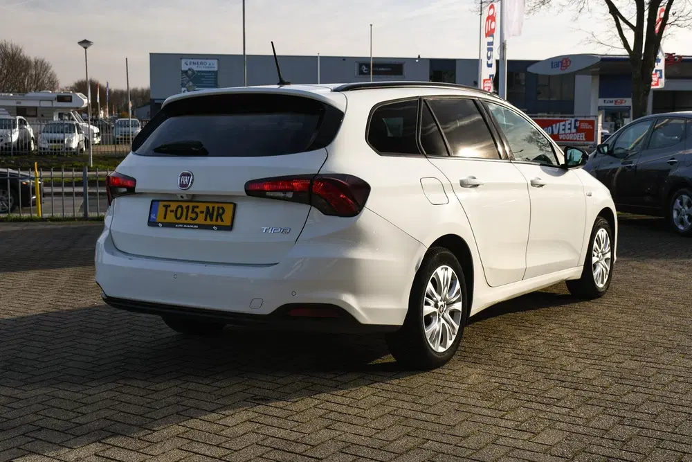 Fiat Tipo 1.4 T-Jet 16v Business Lusso APPLE CA uit 2019, foto 7
