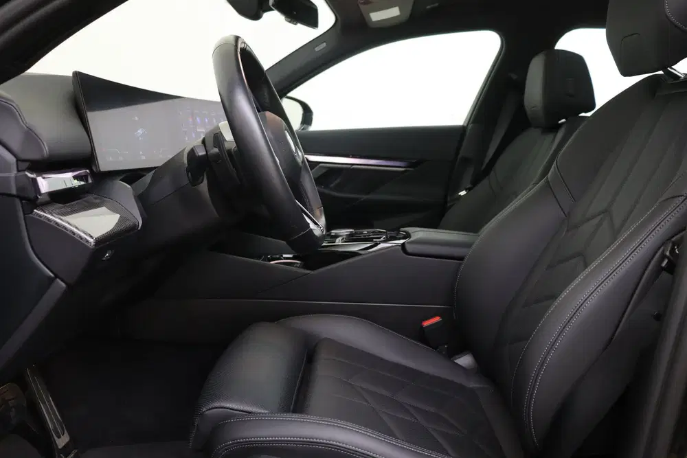 BMW i5 eDrive40 M Sport uit 2025, foto 12
