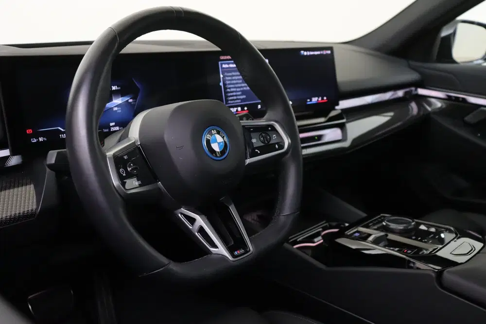 BMW i5 eDrive40 M Sport uit 2025, foto 3