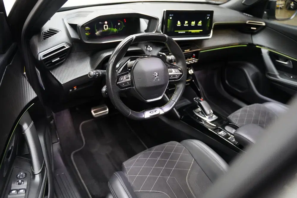 Peugeot 2008 1.2 PureTech GT LINE 360 CAMERA SFEER LEER uit 2019, foto 11
