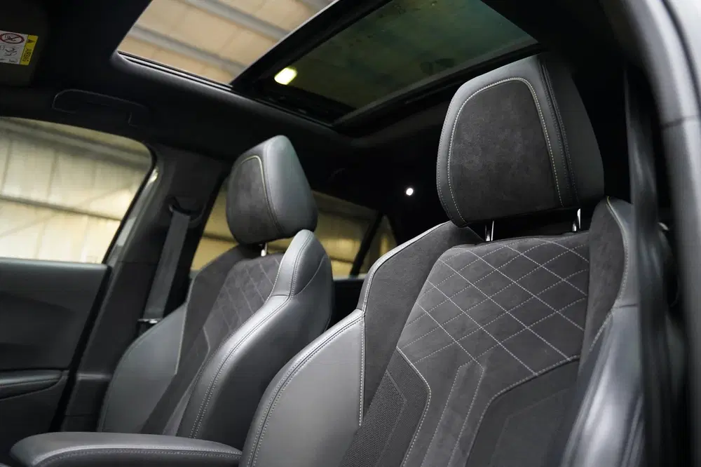 Peugeot 2008 1.2 PureTech GT LINE 360 CAMERA SFEER LEER uit 2019, foto 12