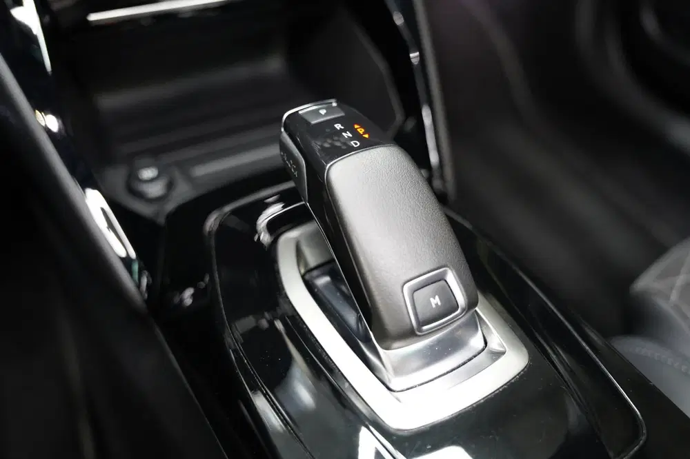 Peugeot 2008 1.2 PureTech GT LINE 360 CAMERA SFEER LEER uit 2019, foto 14