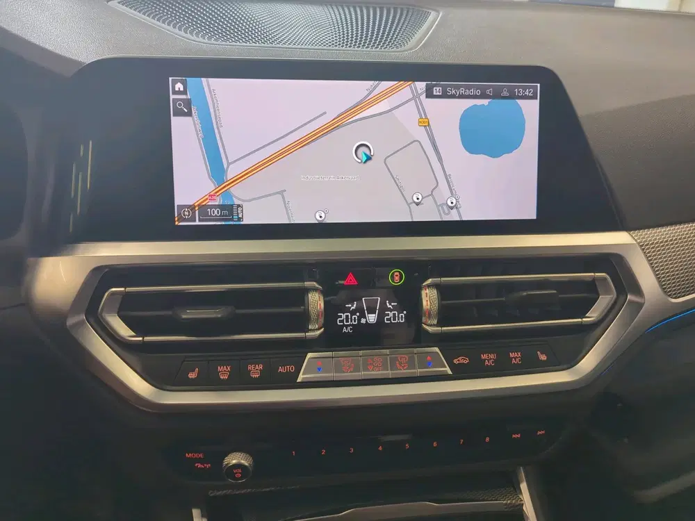 BMW 3-serie 330e High Executive Model M Sport uit 2021, foto 11