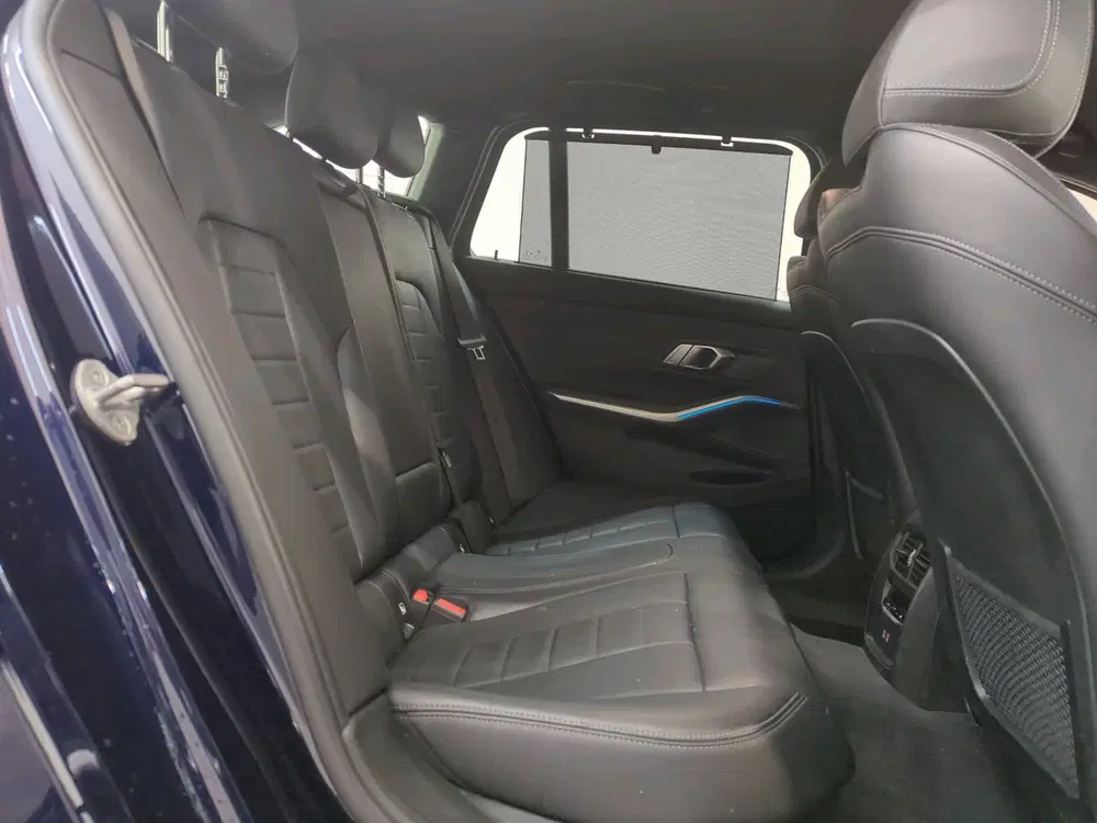 BMW 3-serie 330e High Executive Model M Sport uit 2021, foto 14