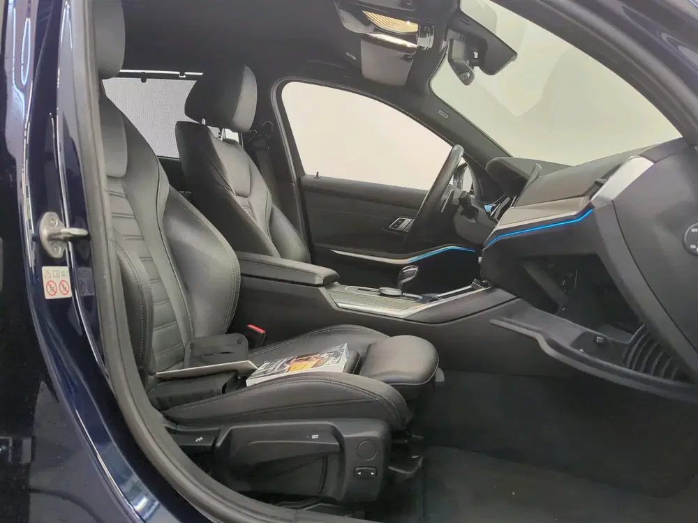 BMW 3-serie 330e High Executive Model M Sport uit 2021, foto 7