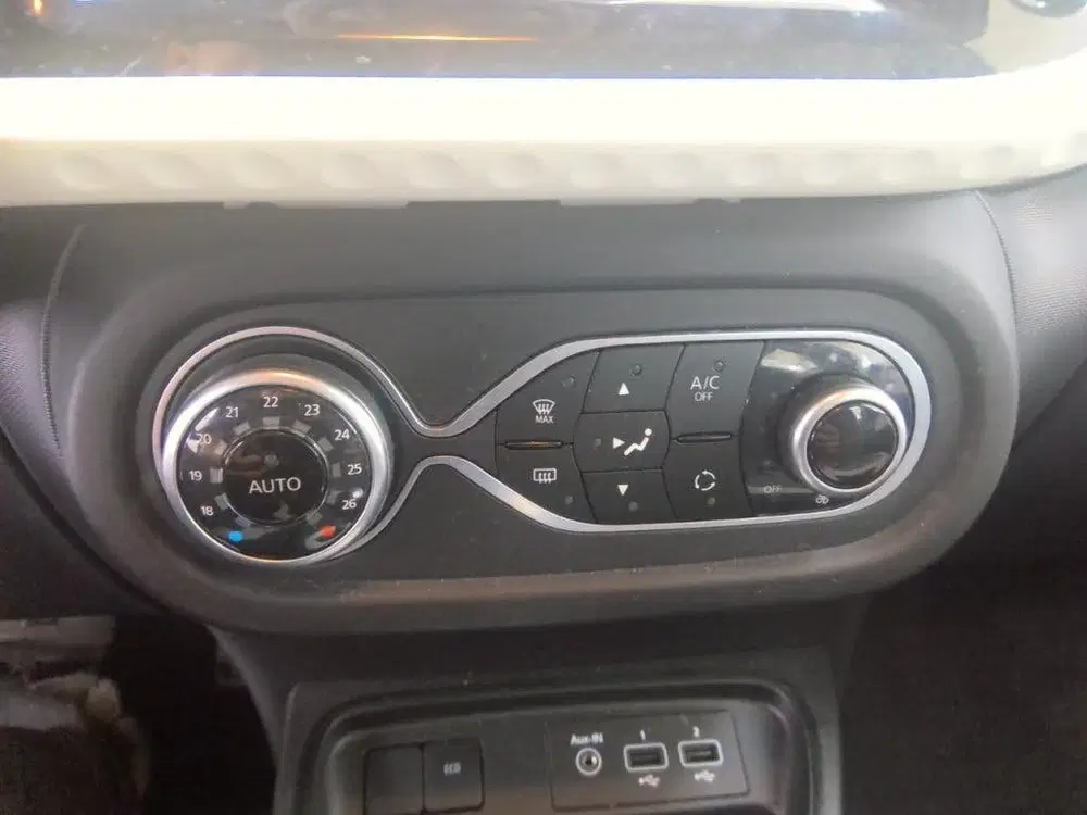 Renault Twingo . R80 E-Tech Equilibre SOH 94 PDC uit 2023, foto 10