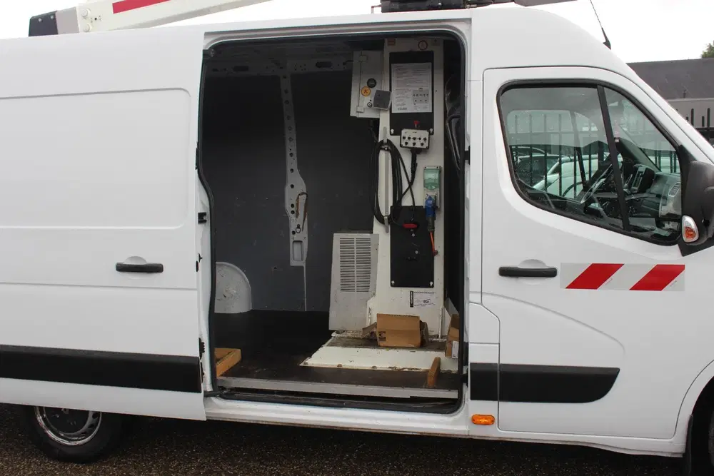 Renault Master T35 2.3 dCi 135 L2H3 Hoogwerker uit 2020, foto 6