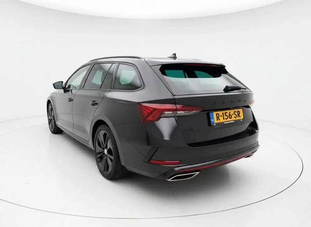 Skoda Octavia 2.0 TSI RS. CARPLAY uit 2021, foto 7