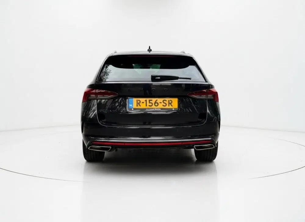 Skoda Octavia 2.0 TSI RS. CARPLAY uit 2021, foto 8