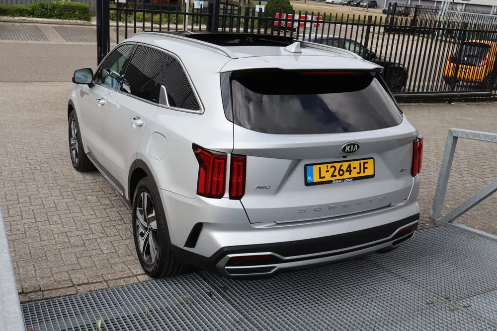 Kia Sorento 1.6 T-GDI Plug-in Hybrid 4WD ExecutiveLine uit 2021, foto 14