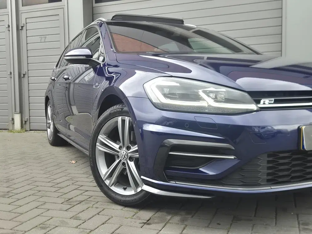 Volkswagen Golf 1.5 TSI Highline R-Line uit 2019, foto 4
