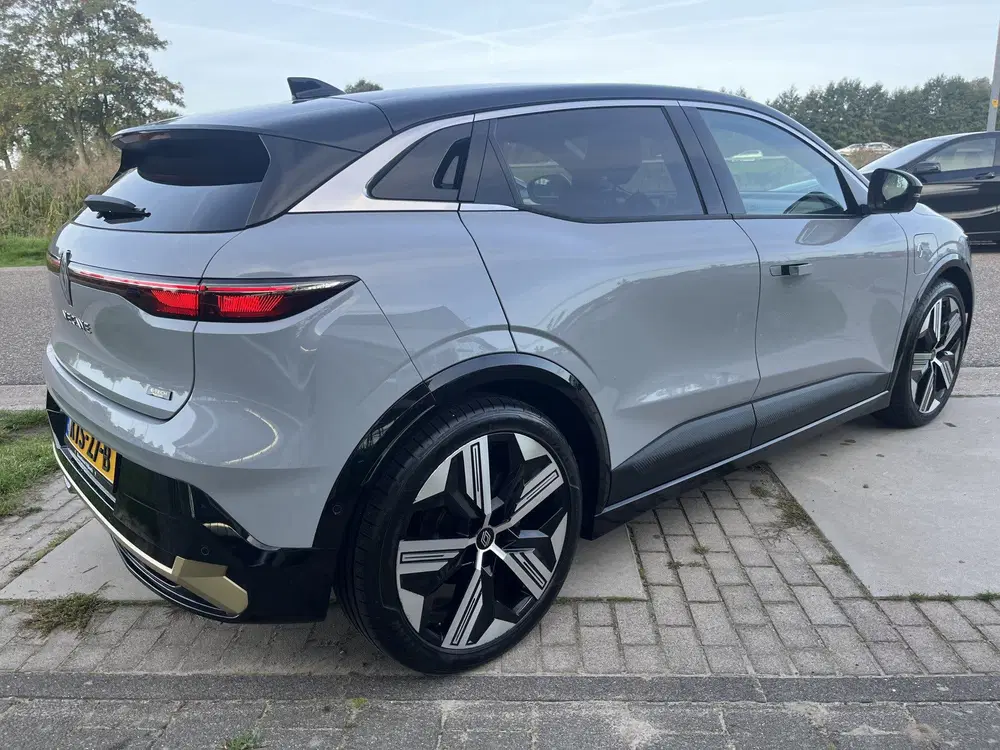 Renault Megane Mégane E-Tech EV60 Optimum Charge Iconic 2 uit 2024, foto 2