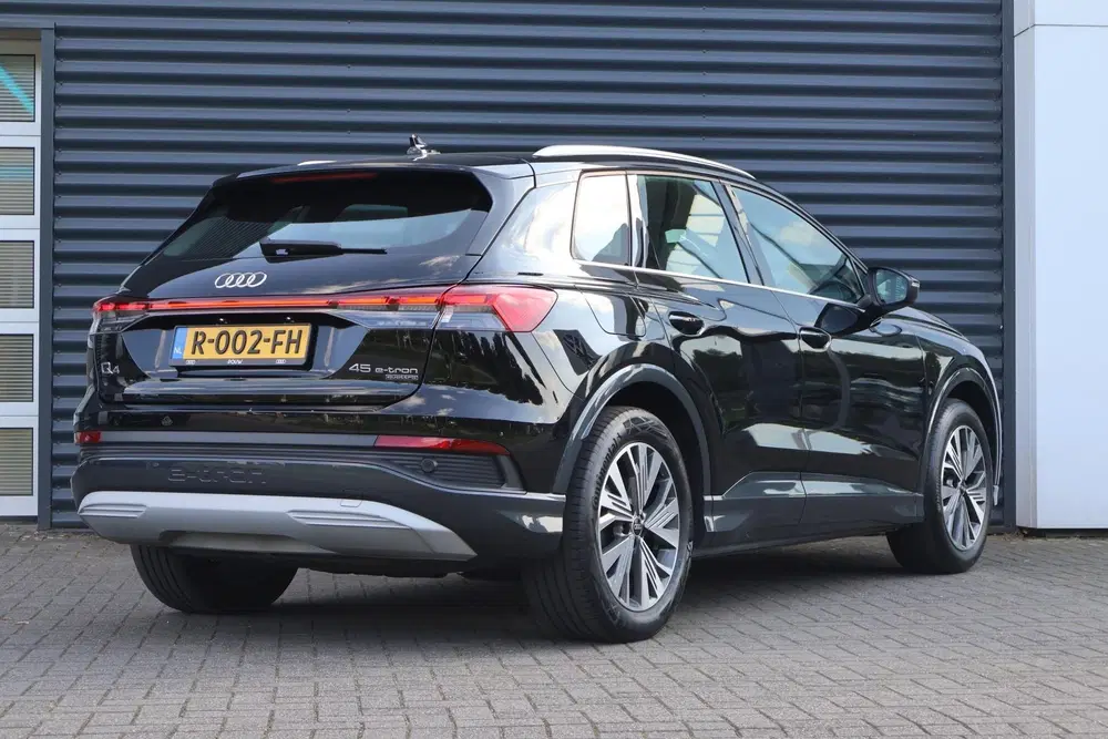 Audi Q4 e-tron 45 265pk quattro Advanced edition 77 kWh uit 2022, foto 2