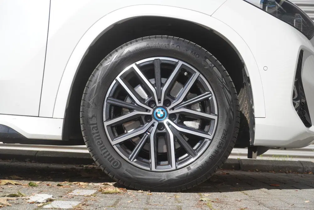 BMW X1 xDrive30e uit 2023, foto 6