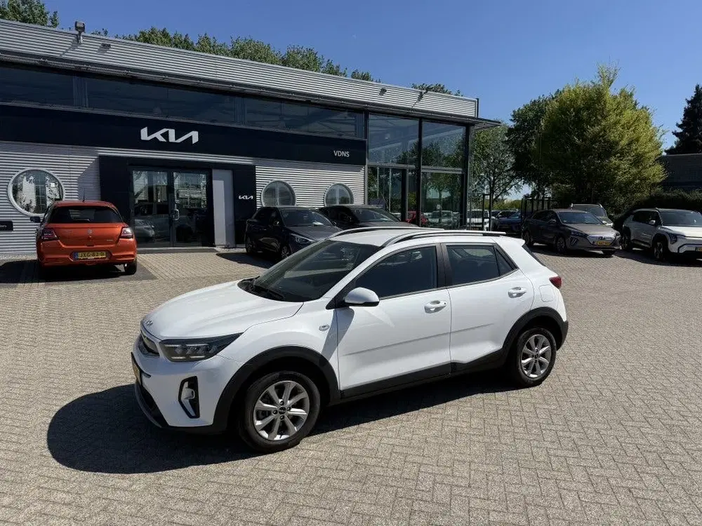 Kia Stonic 1.0 T-GDi MHEV DynamicLine NAVI + CAMERA uit 2024, foto 2