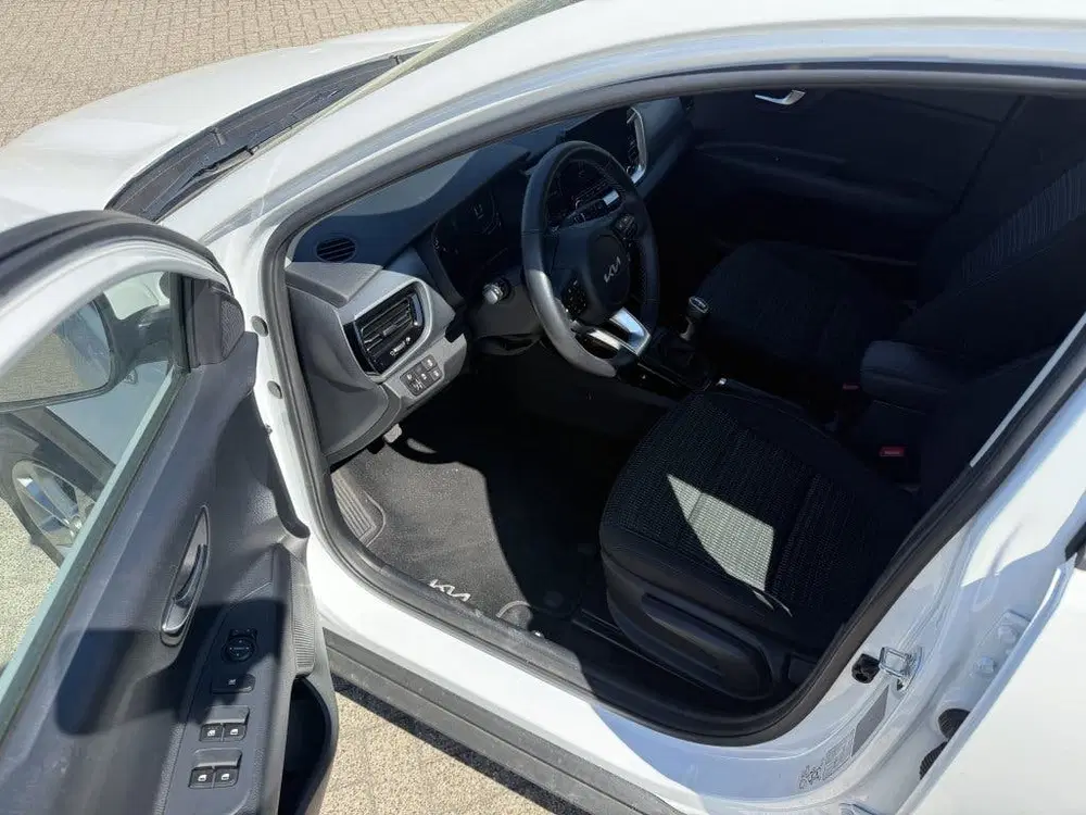 Kia Stonic 1.0 T-GDi MHEV DynamicLine NAVI + CAMERA uit 2024, foto 8