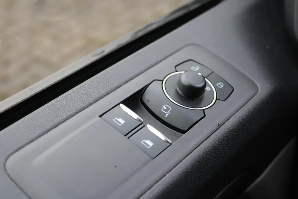 Ford Transit Custom 300 2.0 TDCI Dubbele Cabine L1H1 Limited uit 2024, foto 6