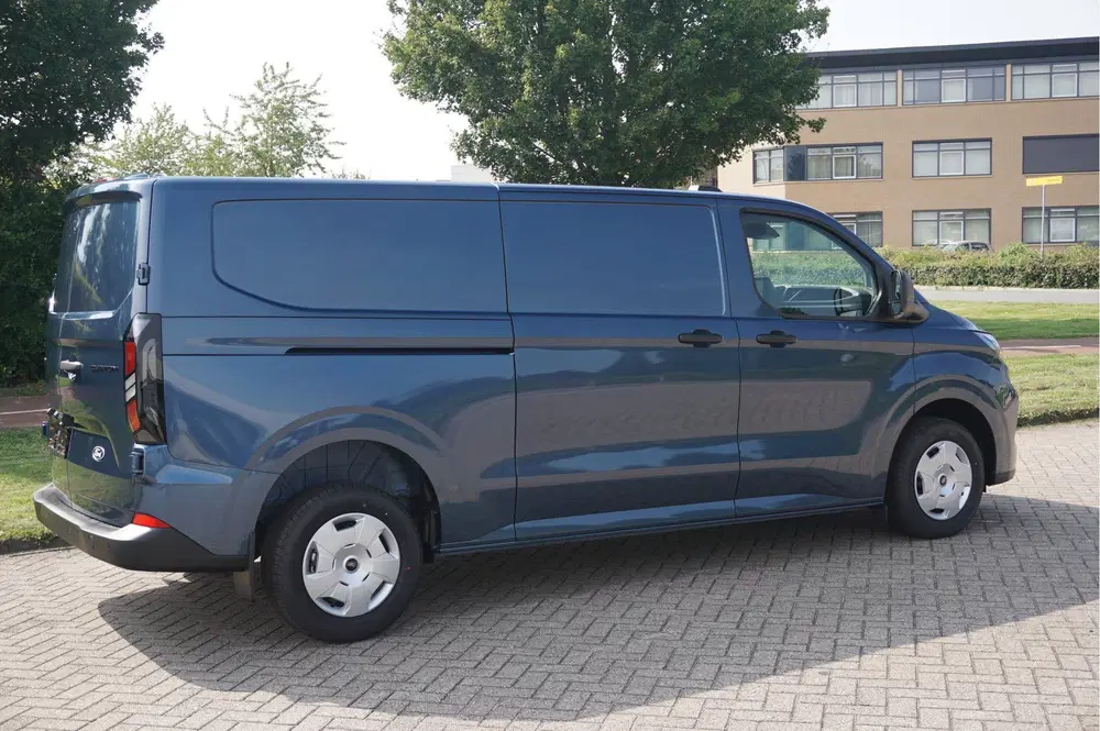 Ford Transit Custom 300L 136PK Trend BPM VRIJ 13" Sync Appl uit 2024, foto 4